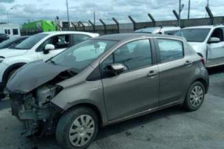 Serrure avant droit TOYOTA YARIS 3