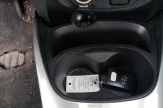 Serrure avant droit TOYOTA YARIS 3