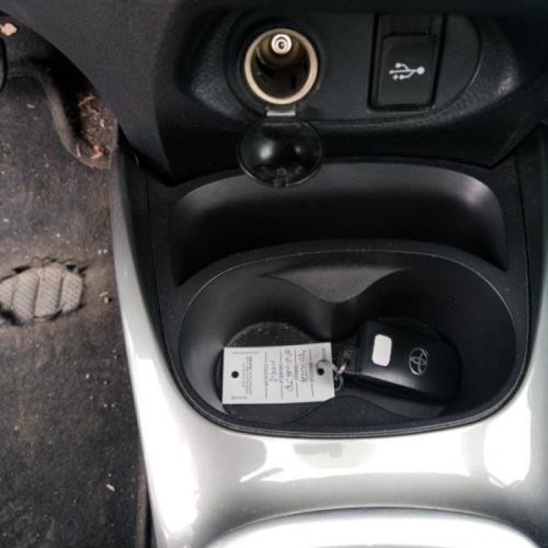 Serrure avant droit TOYOTA YARIS 3 Photo n°13