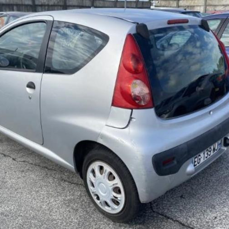Serrure avant gauche PEUGEOT 107 Photo n°8