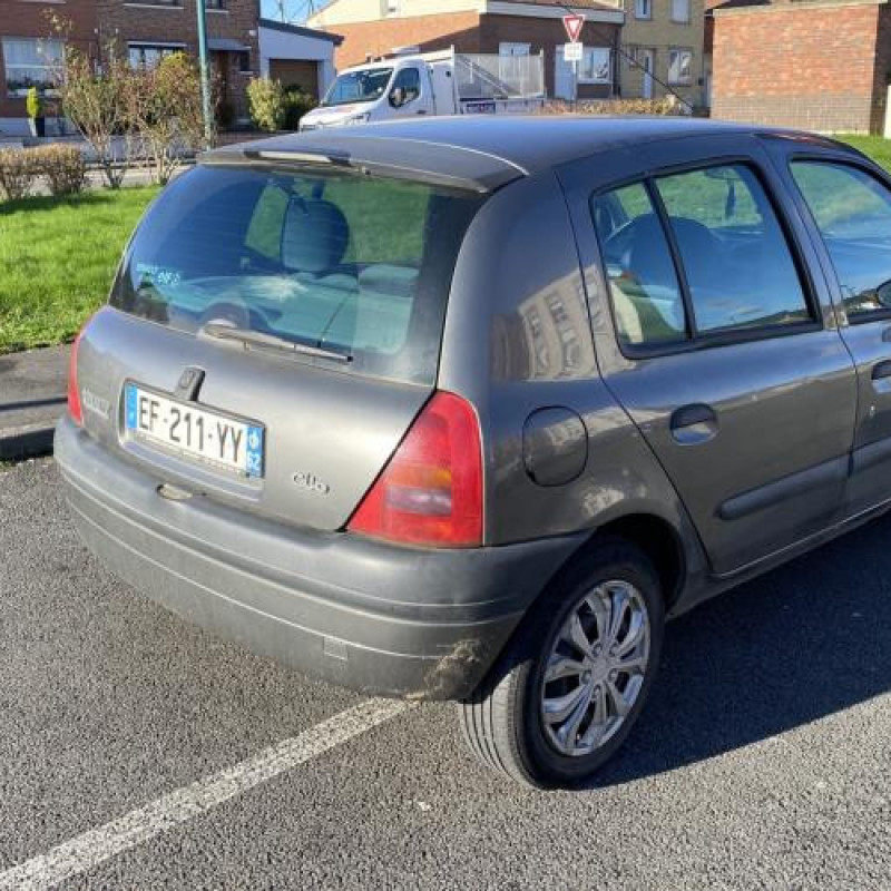 Moteur RENAULT CLIO 2 Photo n°8