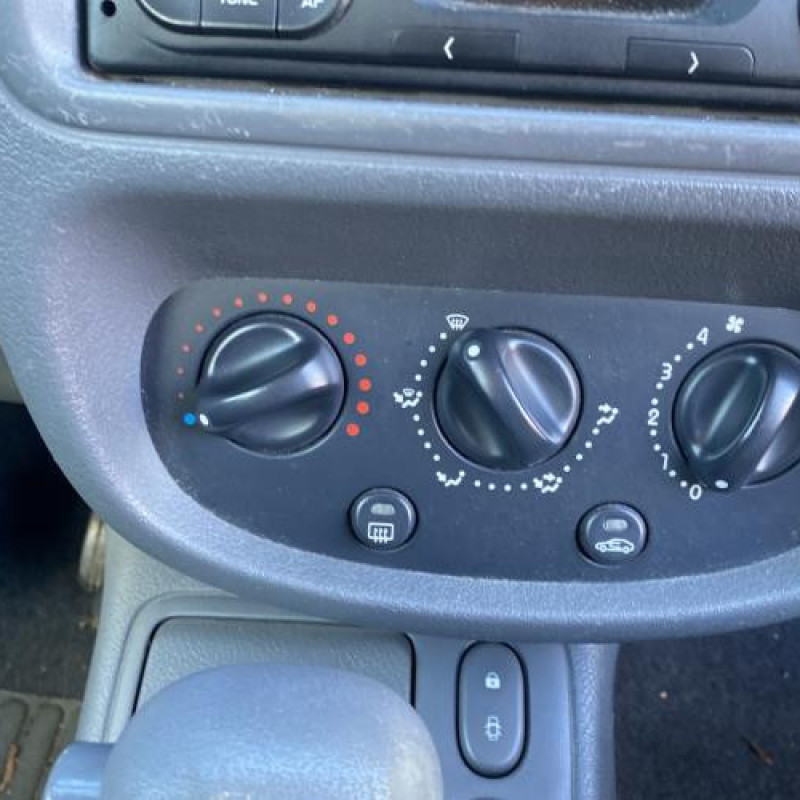 Moteur RENAULT CLIO 2 Photo n°12