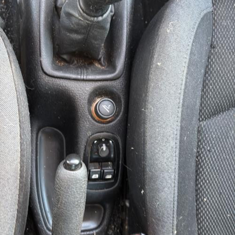 Boitier BSI PEUGEOT 206 Photo n°18