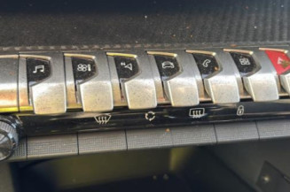 Ecran GPS PEUGEOT 3008 2
