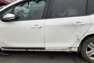 Feu arriere secondaire gauche (feux) PEUGEOT 2008 1