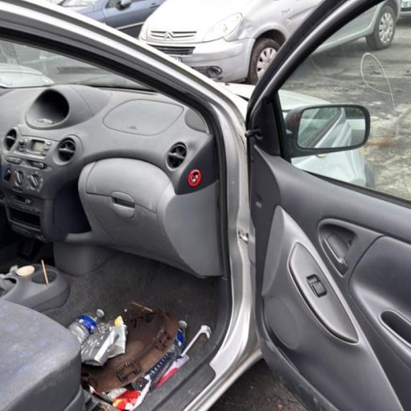 Feu arriere principal droit (feux) TOYOTA YARIS 1 Photo n°12