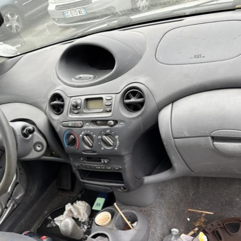 Feu arriere principal droit (feux) TOYOTA YARIS 1 Photo n°14