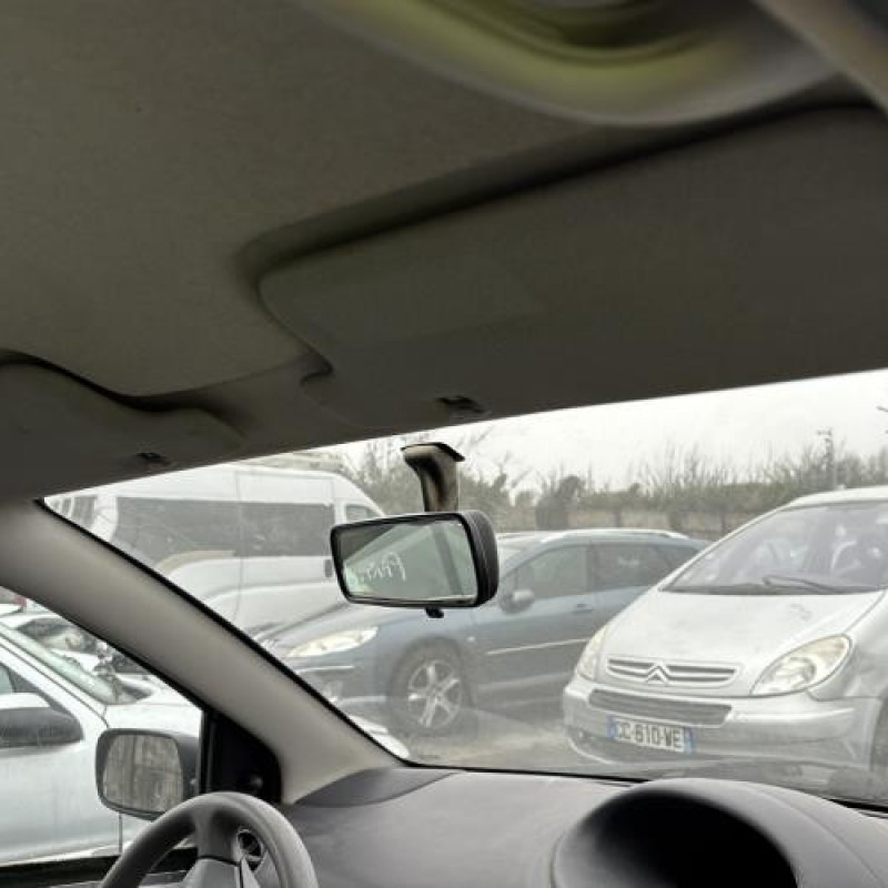 Feu arriere principal droit (feux) TOYOTA YARIS 1 Photo n°15