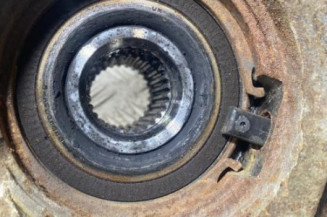 Pivot de moyeu avant droit TOYOTA YARIS 3