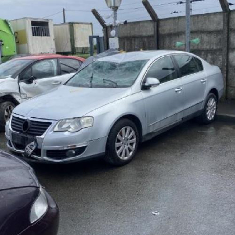 Feu arriere principal droit (feux) VOLKSWAGEN PASSAT 5 Photo n°6