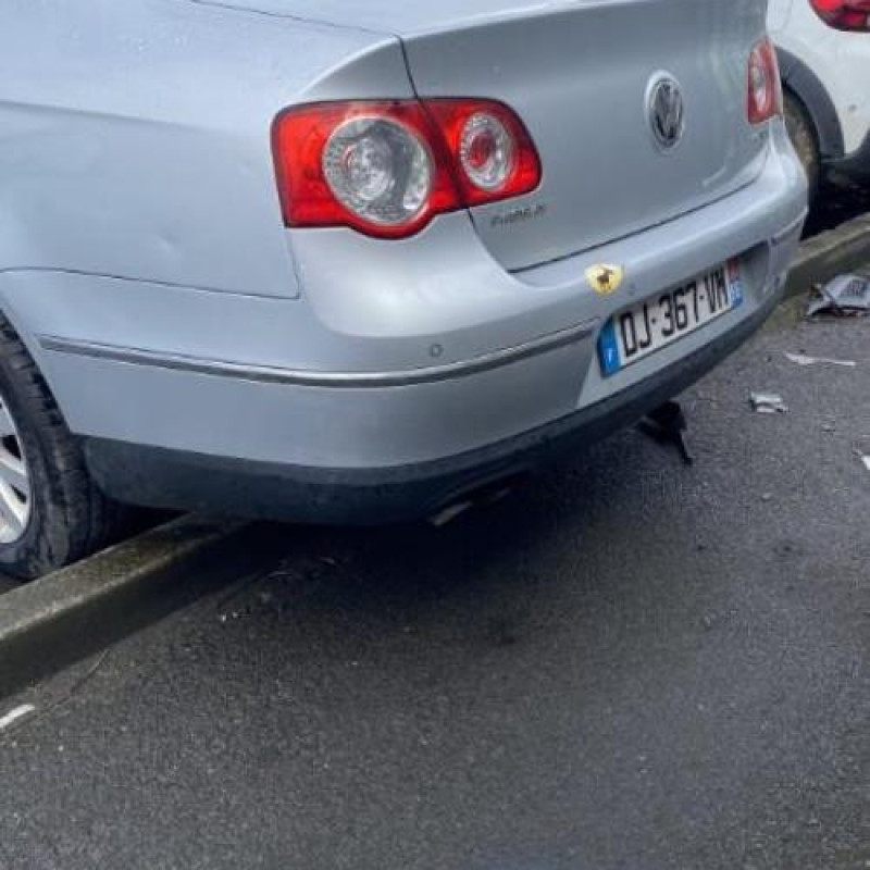 Feu arriere principal droit (feux) VOLKSWAGEN PASSAT 5 Photo n°10