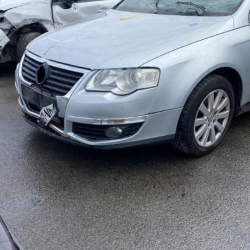 Feu arriere principal droit (feux) VOLKSWAGEN PASSAT 5 Photo n°14