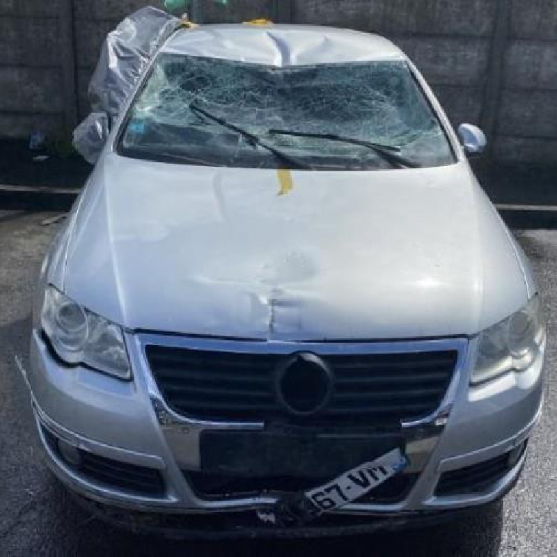Feu arriere principal droit (feux) VOLKSWAGEN PASSAT 5 Photo n°16