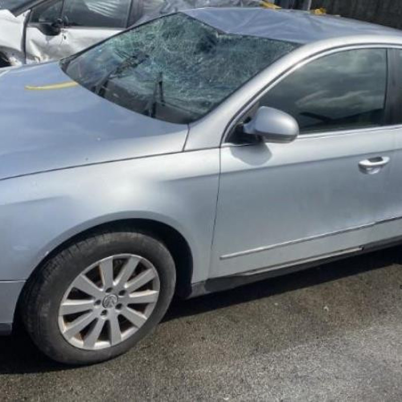 Feu arriere principal droit (feux) VOLKSWAGEN PASSAT 5 Photo n°20