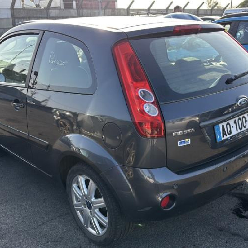 Feu arriere principal droit (feux) FORD FIESTA 5 Photo n°8