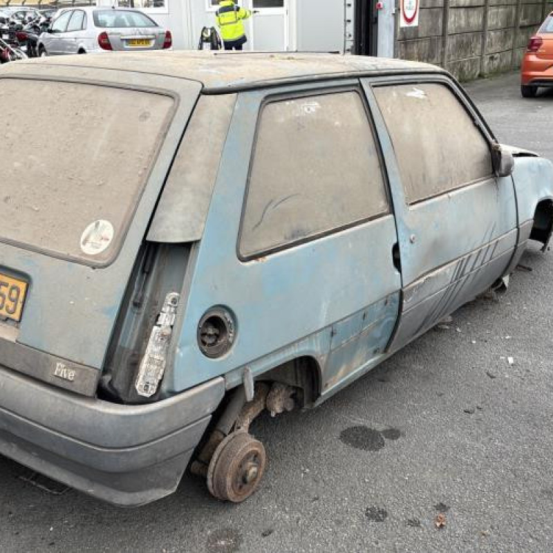 Calandre RENAULT SUPER 5 Photo n°7