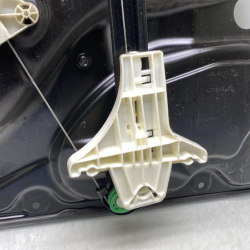 Leve vitre electrique arriere droit VOLKSWAGEN PASSAT 5 Photo n°4