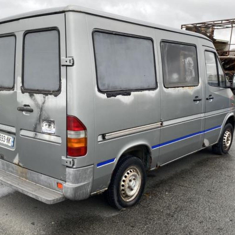 Calandre MERCEDES SPRINTER 1 Photo n°7