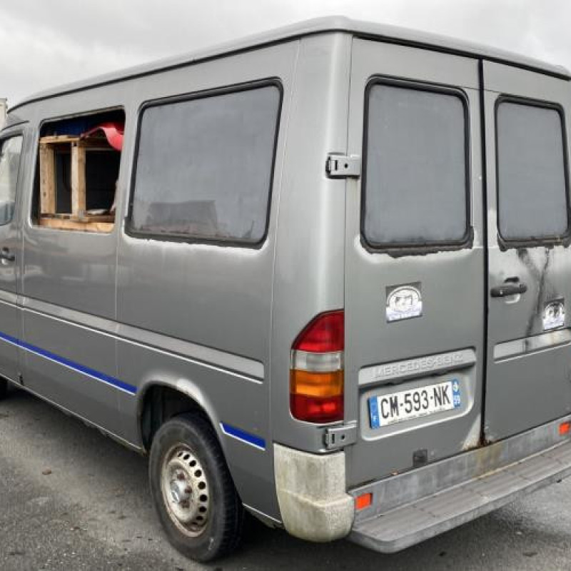 Calandre MERCEDES SPRINTER 1 Photo n°8