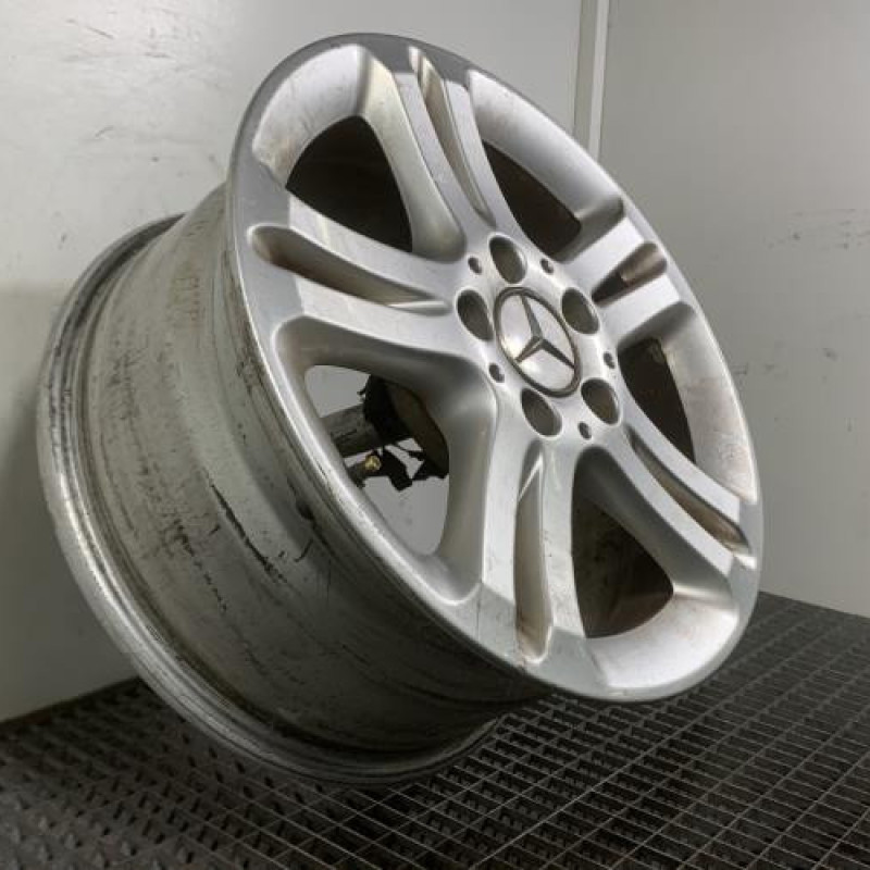 Jante MERCEDES CLASSE E 211 Photo n°3