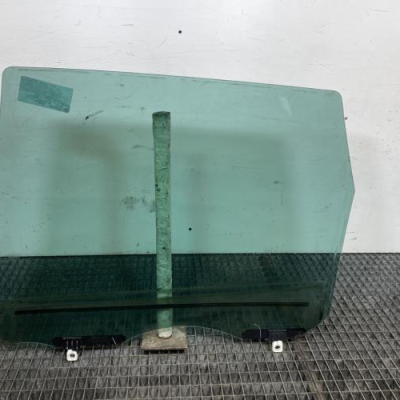 Vitre arriere droit RENAULT SCENIC 3 Photo n°7