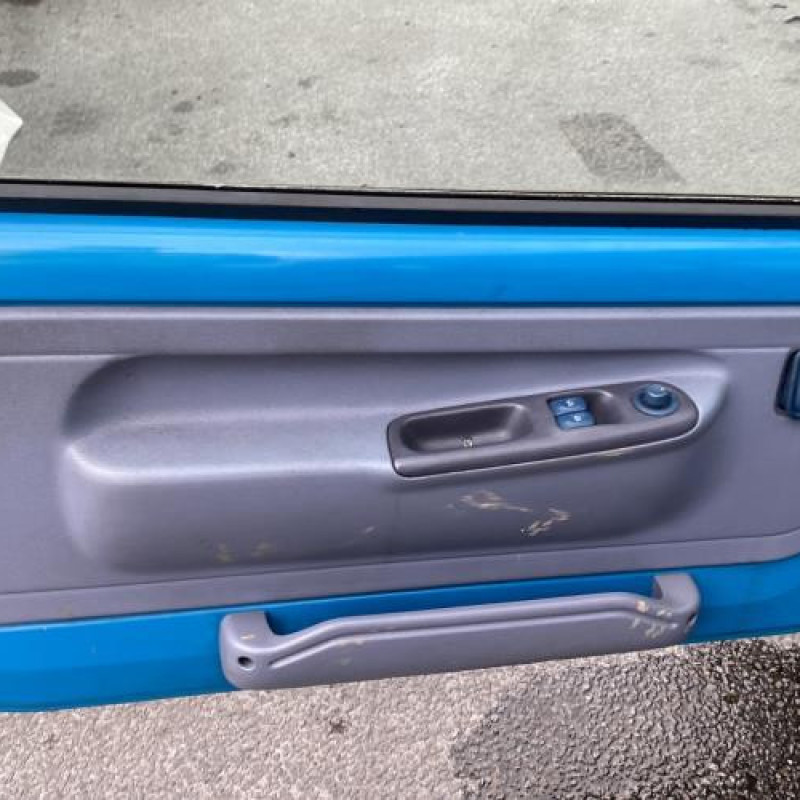Porte avant gauche RENAULT TWINGO 1 Photo n°17