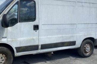 Vitre avant droit PEUGEOT BOXER 2