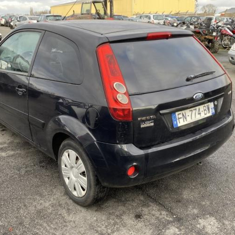 Malle/Hayon arriere FORD FIESTA 5 Photo n°16