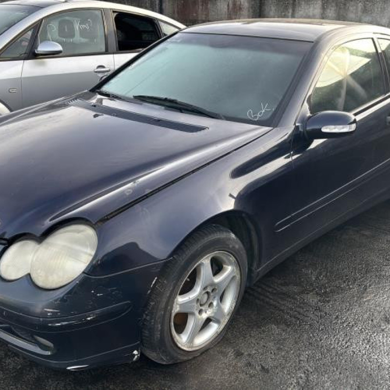 Feu arriere principal droit (feux) MERCEDES CLASSE C 203 COUPE SPORT Photo n°4