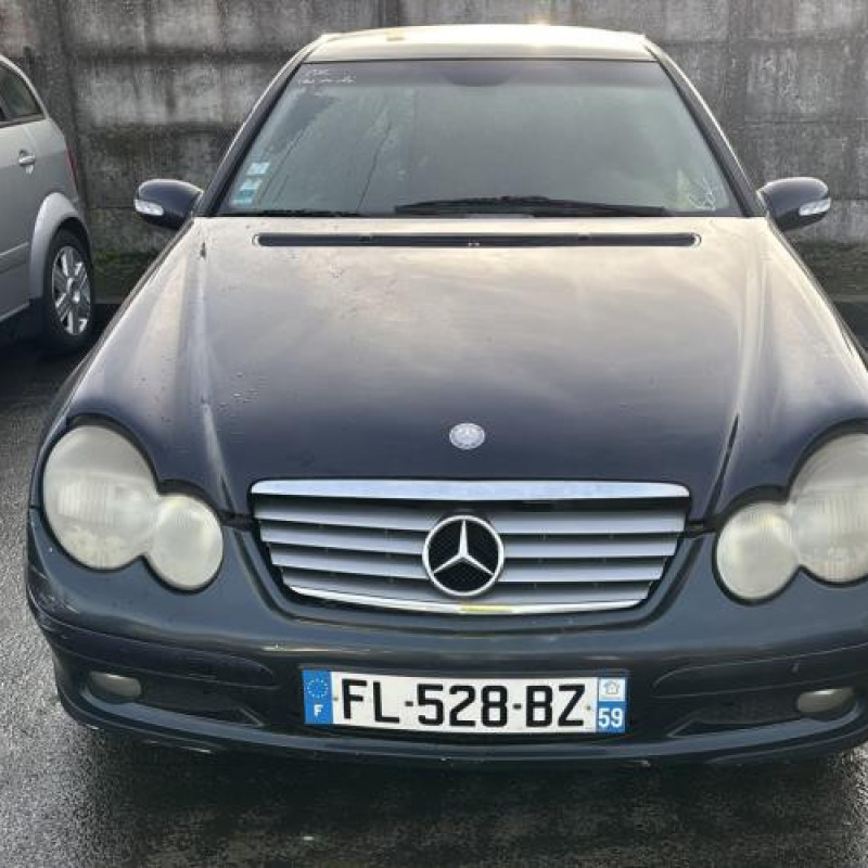 Feu arriere principal droit (feux) MERCEDES CLASSE C 203 COUPE SPORT Photo n°11
