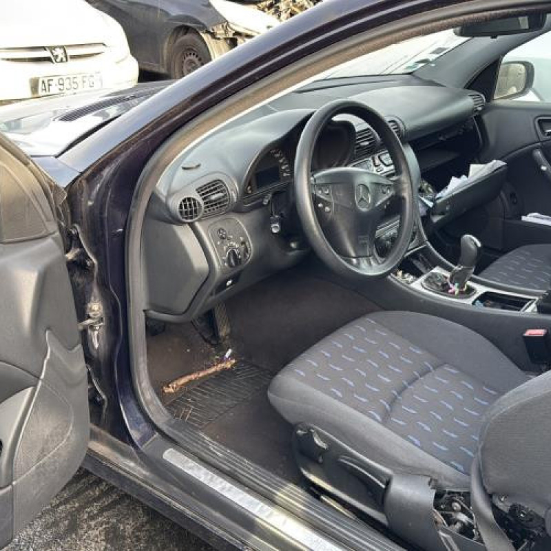 Feu arriere principal droit (feux) MERCEDES CLASSE C 203 COUPE SPORT Photo n°12