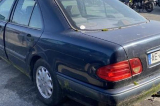 Feu arriere principal droit (feux) MERCEDES CLASSE E 210