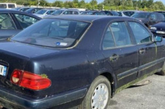 Feu arriere principal droit (feux) MERCEDES CLASSE E 210
