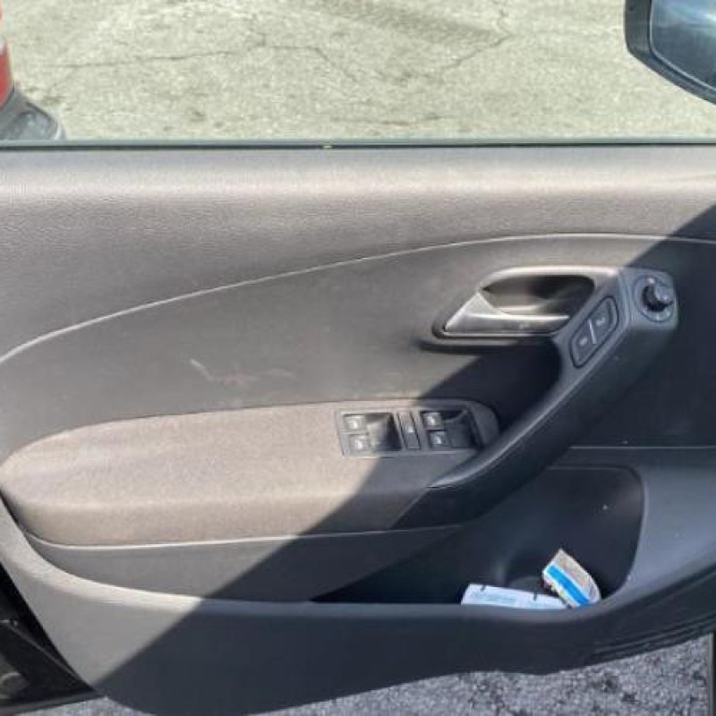 Poignee interieur arriere gauche VOLKSWAGEN POLO 5 Photo n°14