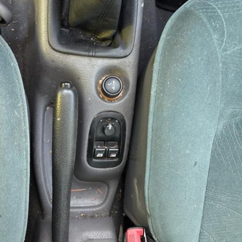Boitier BSI PEUGEOT 206 Photo n°19