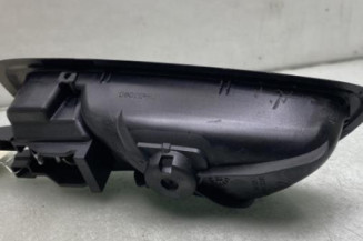 Poignee interieur avant droit RENAULT MEGANE 4