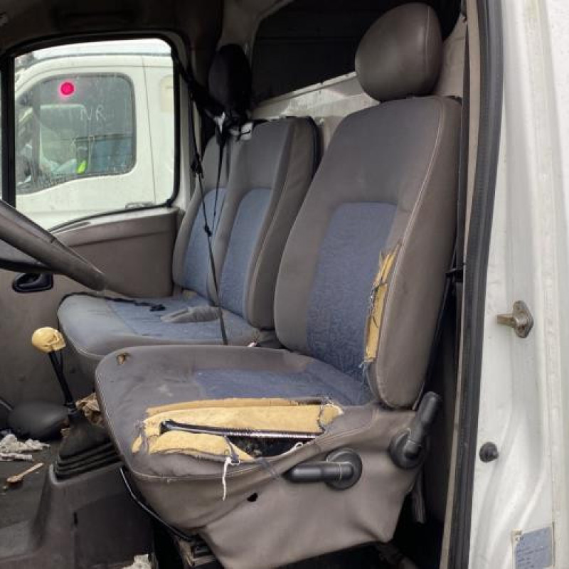Moteur essuie glace avant RENAULT MASTER 2 Photo n°18