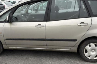 Trappe d'essence TOYOTA COROLLA VERSO 1