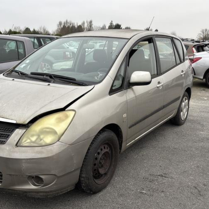 Moteur essuie glace arriere TOYOTA COROLLA VERSO 1 Photo n°16