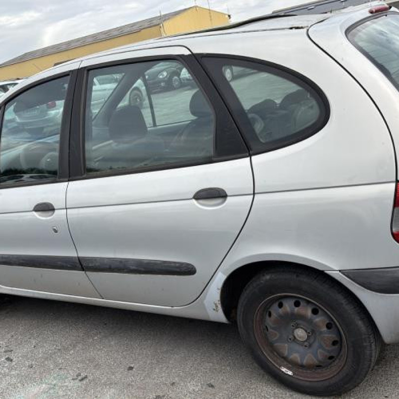 Serrure avant droit RENAULT SCENIC 1 Photo n°10
