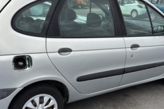 Serrure avant droit RENAULT SCENIC 1