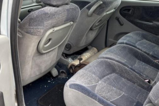 Serrure avant droit RENAULT SCENIC 1