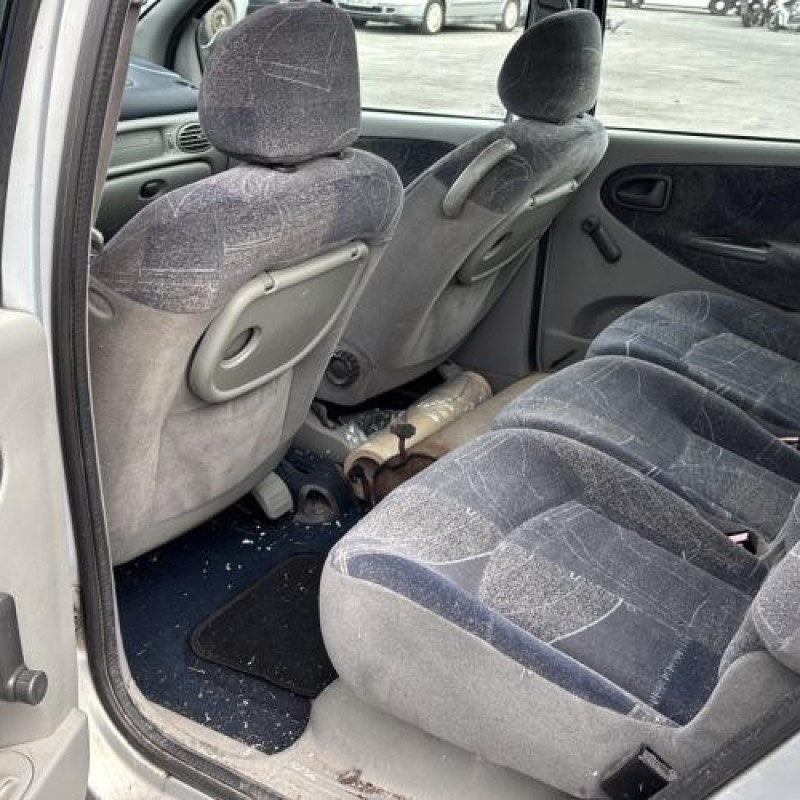 Serrure avant droit RENAULT SCENIC 1 Photo n°14