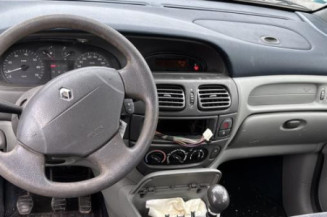 Serrure avant droit RENAULT SCENIC 1