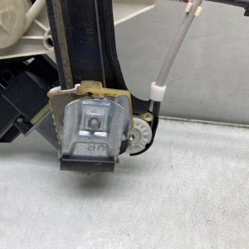Leve vitre electrique avant droit VOLKSWAGEN POLO 5 Photo n°5