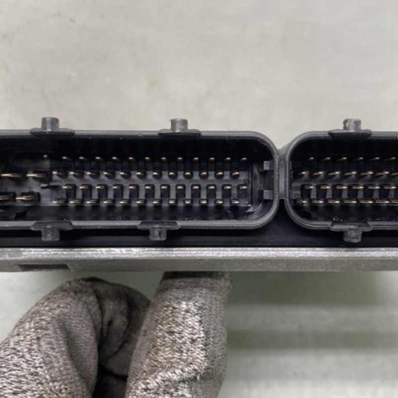 Calculateur moteur VOLKSWAGEN POLO 5 Photo n°3