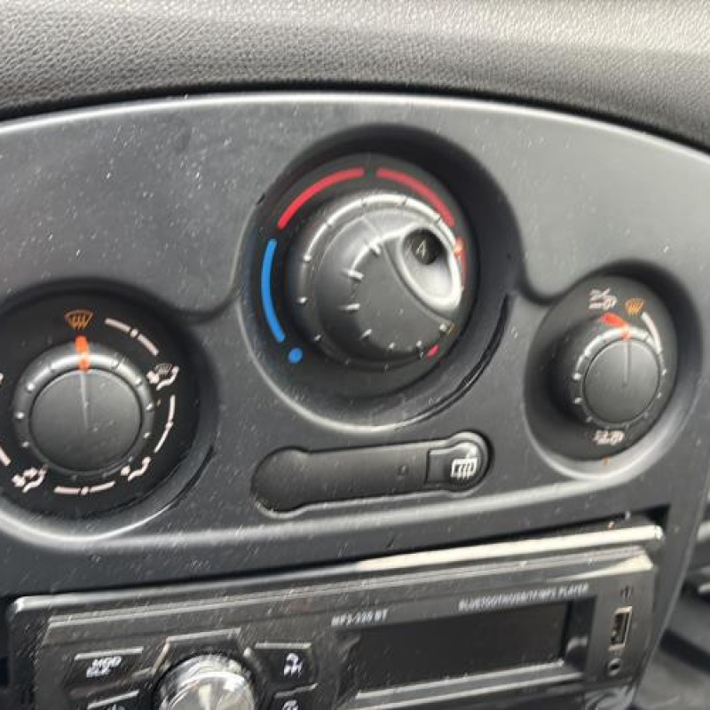 Porte avant gauche RENAULT CLIO 3 Photo n°20