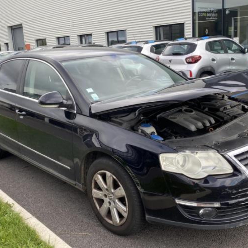 Feu arriere secondaire gauche (feux) VOLKSWAGEN PASSAT 5 Photo n°5
