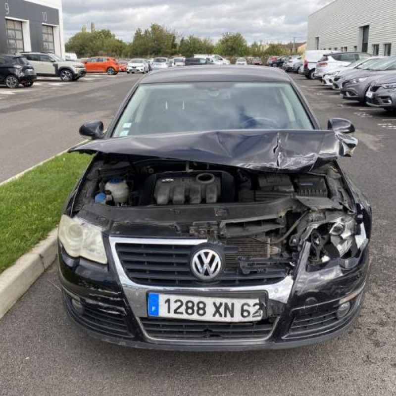Feu arriere secondaire gauche (feux) VOLKSWAGEN PASSAT 5 Photo n°9