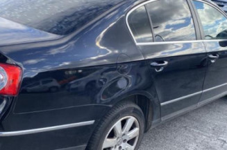 Feu arriere secondaire gauche (feux) VOLKSWAGEN PASSAT 5